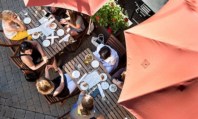 photo of people in the restaurant